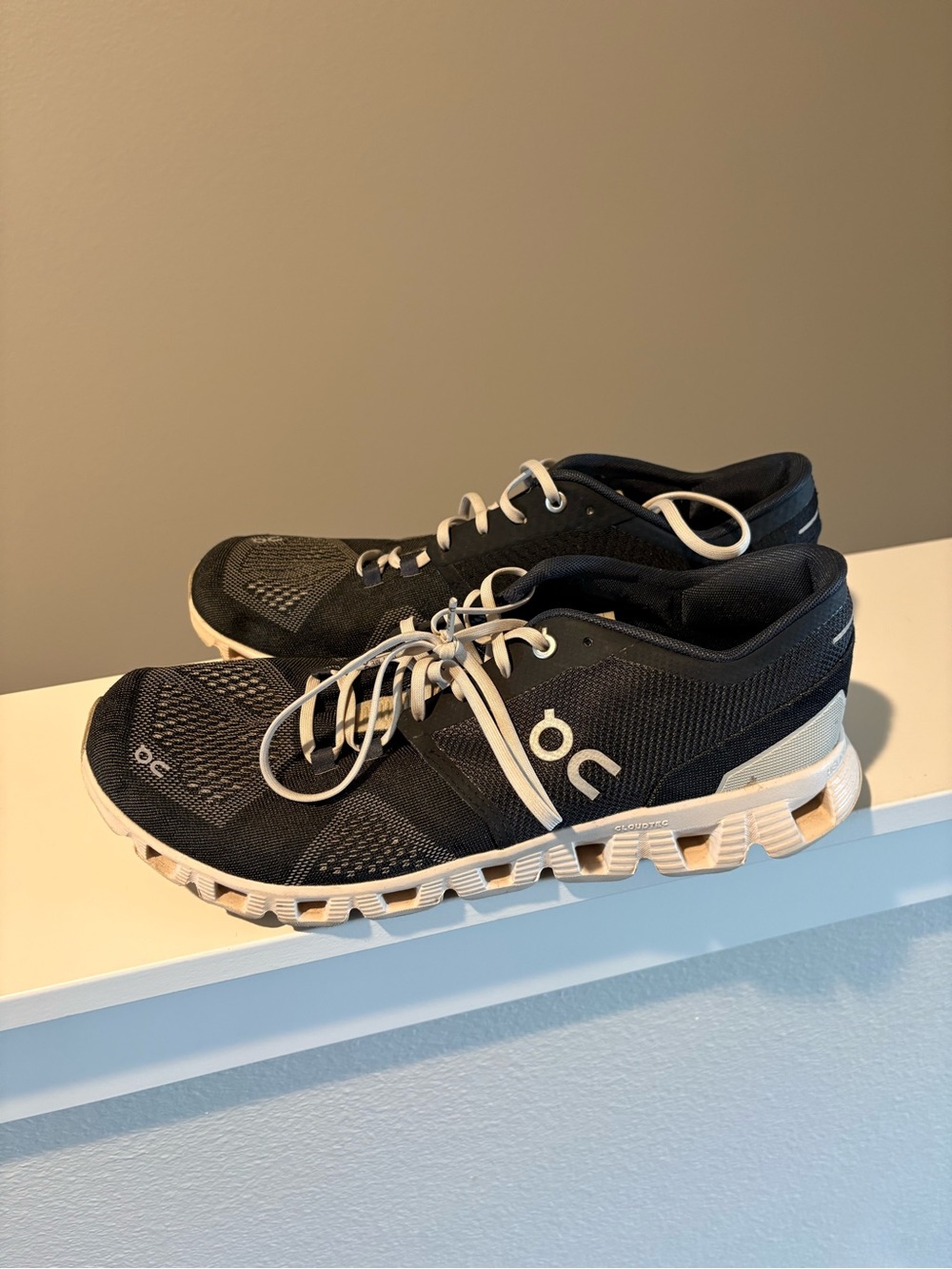 On Cloud Women’s Athletic Shoes in Black and White